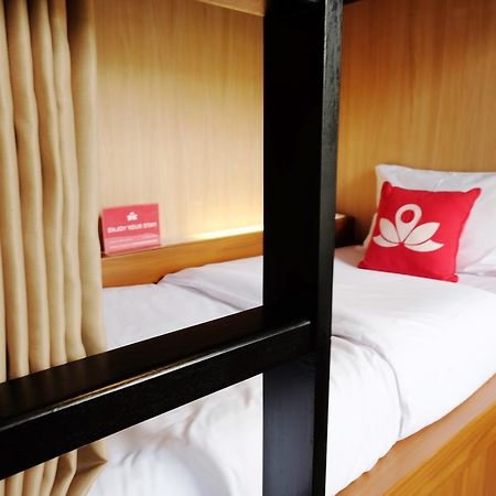 Zen Hostel Alun-Alun Sarinah Malang Dış mekan fotoğraf
