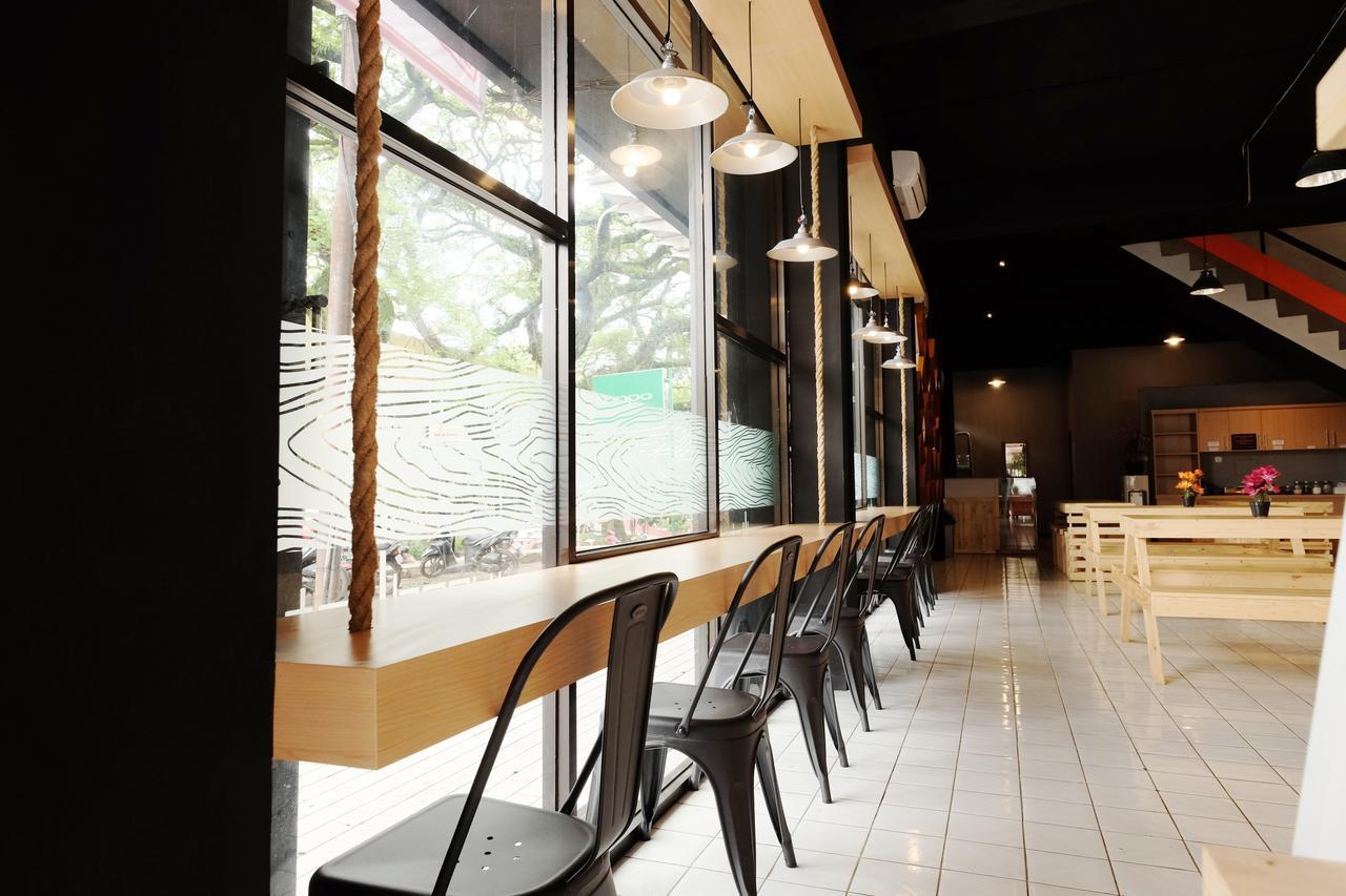 Zen Hostel Alun-Alun Sarinah Malang Dış mekan fotoğraf
