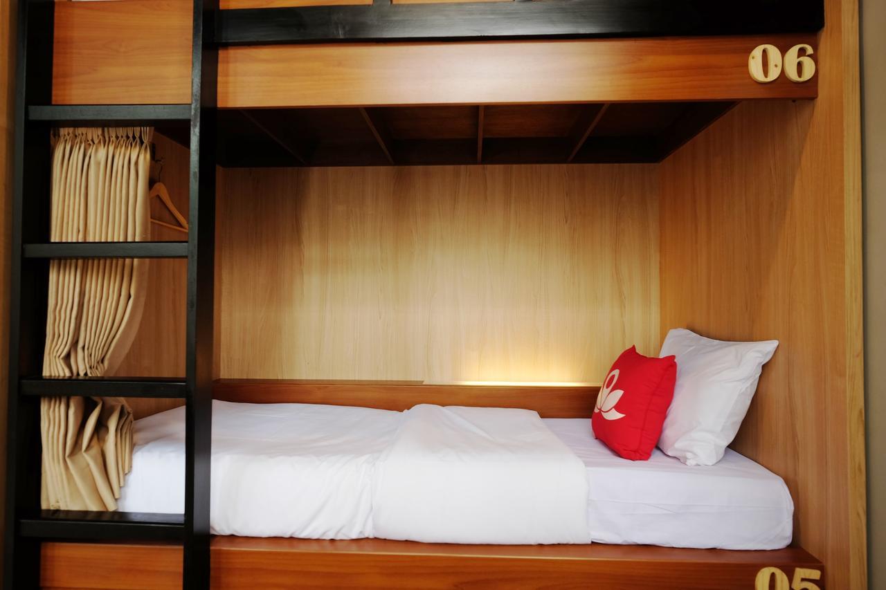 Zen Hostel Alun-Alun Sarinah Malang Dış mekan fotoğraf
