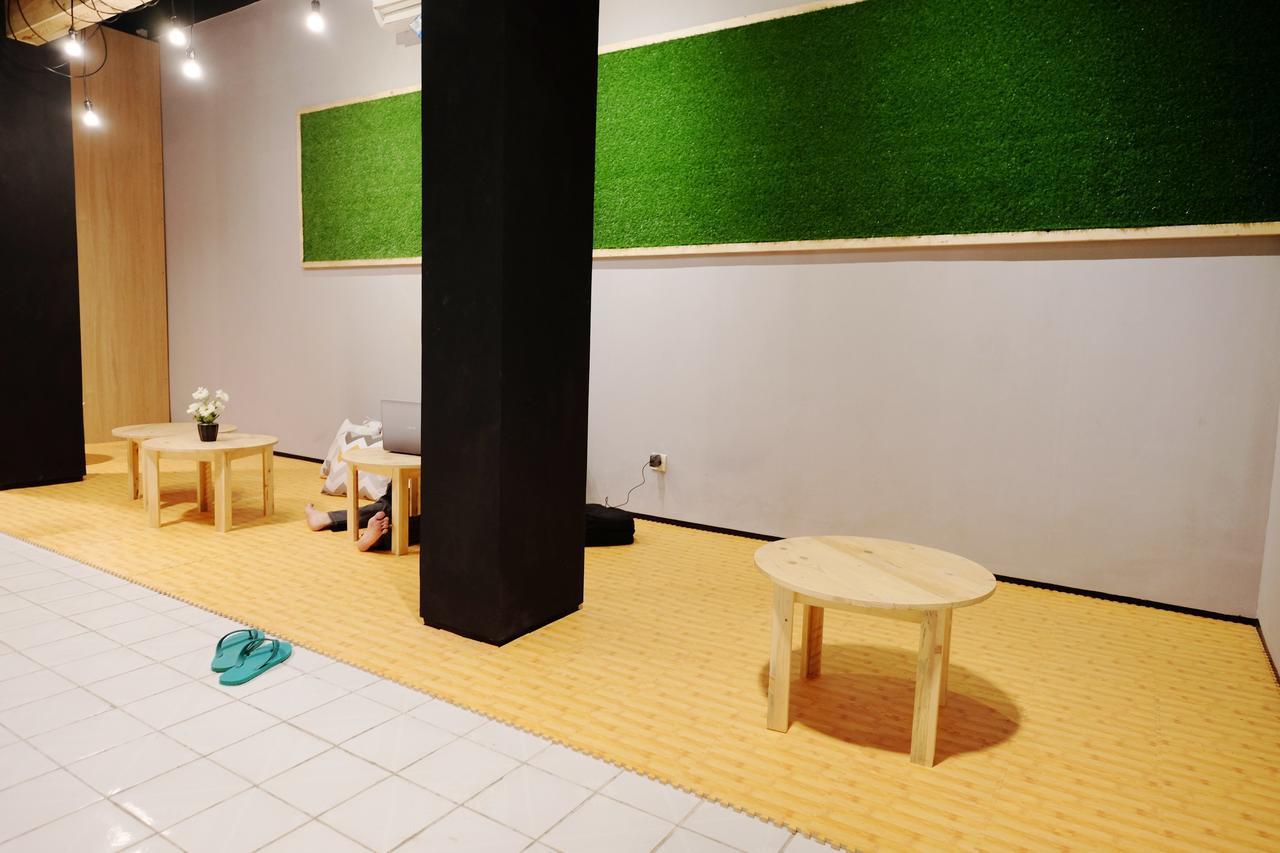 Zen Hostel Alun-Alun Sarinah Malang Dış mekan fotoğraf